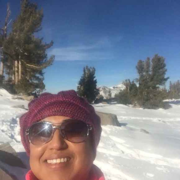 Meet your Posher Emme - Picture 7 of 11